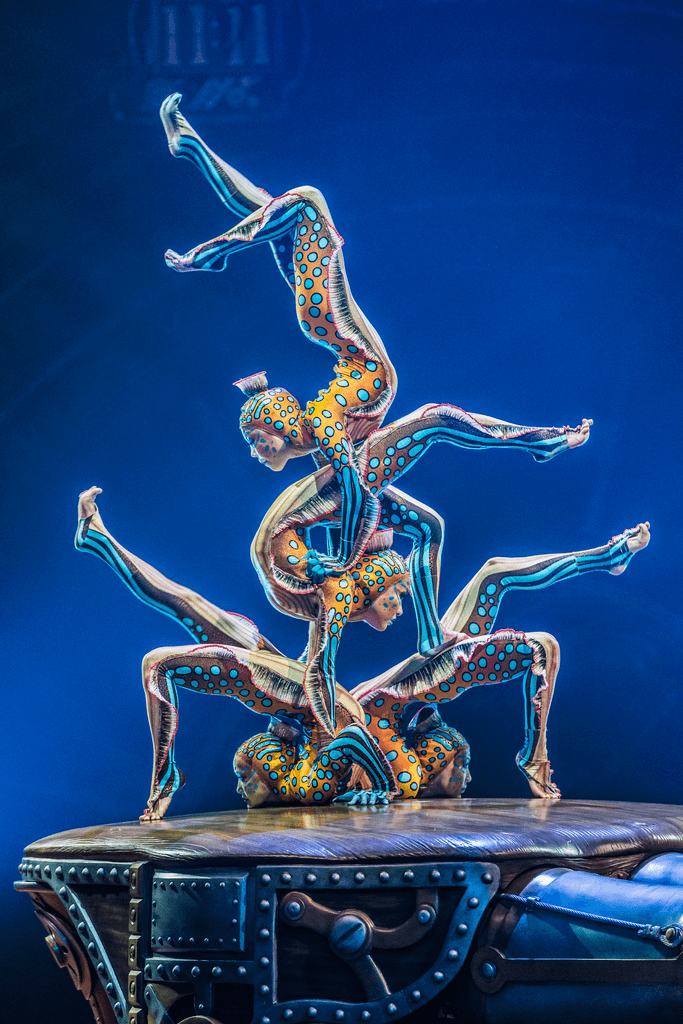 Kurios by Cirque du Soleil_Contortion Bodies Electric